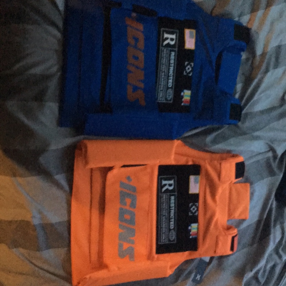 Icons Vest